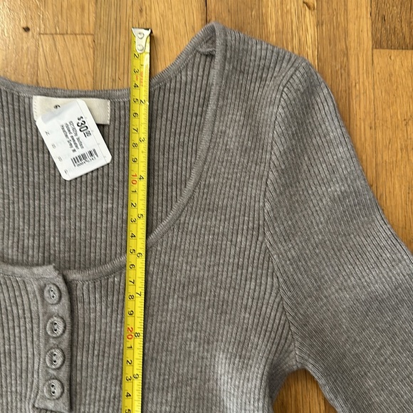*last chance* NWT. Becul | crop, fitted, ribbed grey long sleeve sweater - Picture 7 of 16